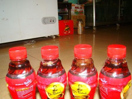 Thu hồi lô nước giải khát Dr.Thanh bị kết tủa