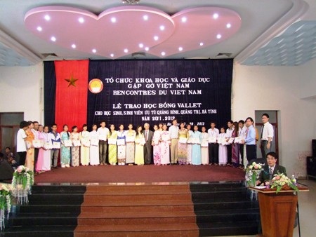 Quảng Bình: Nhiều hoạt động giúp đỡ học sinh nghèo dịp đầu năm học mới