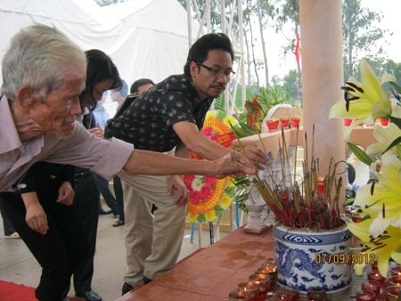 Nghiêng mình tri ân đồng đội