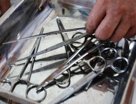 Dụng cụ thủ thuật ở nhiều Trạm Y tế thuộc huyện Quảng Trạch và Bố Trạch bị hoen gỉ