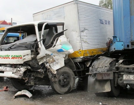 Sự xuống cấp thê thảm như thế này đang khiến nhiều người đặt câu hỏi về chất lượng công trình?