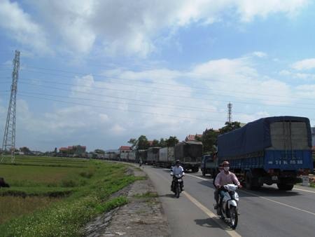 Vụ va chạm khiến Quốc lộ 1A ách tắc trong nhiều giờ liền