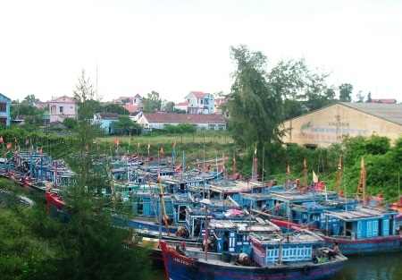 Quảng Bình: Gần 3.500 tàu thuyền vào nơi trú ẩn an toàn