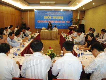 Hội nghị giao ban vùng thi đua 6 tỉnh Bắc Trung bộ sáng nay 7/11.