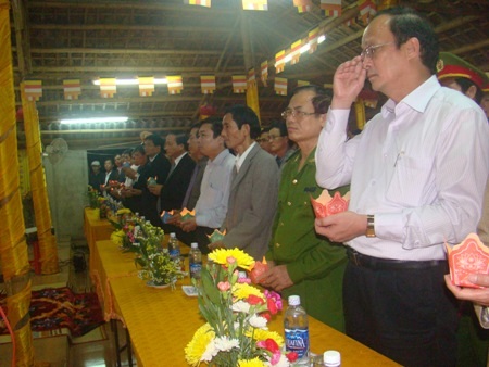 Phút tưởng niệm các nạn nhân