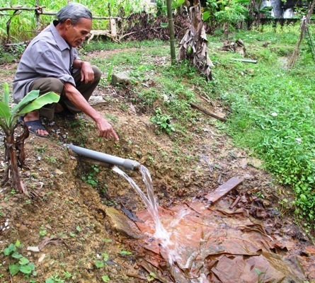 Nước ở nhà máy nước sạch Quảng Trung cũng bị nhiễm phèn
