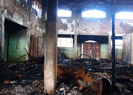 Cháy chợ lúc đêm khuya, thiêu rụi nhiều hàng hóa