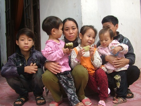 Ông Nguyễn Văn Tính, bố của thuyền trưởng Nguyễn Đức Thắng buồn rầu kể lại sự việc