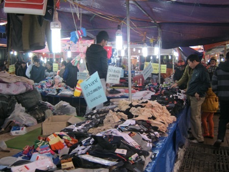 Tất nam, nữ được bán hạ giá đến chóng mặt