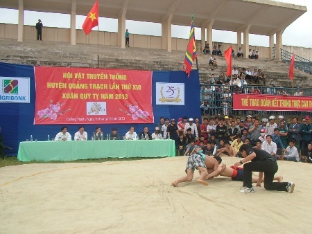 Gay cấn trong từng thế vật