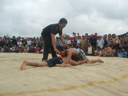 Đây là lần thứ 16, huyện Quảng Trạch tổ chức lễ hội vật