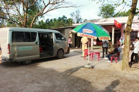 Lạng lách, đánh võng hàng chục km đường để trốn CSGT - 1 Chiếc xe khách bị lực lượng CSGT Quảng Bình và Quảng Trị bắt giữ