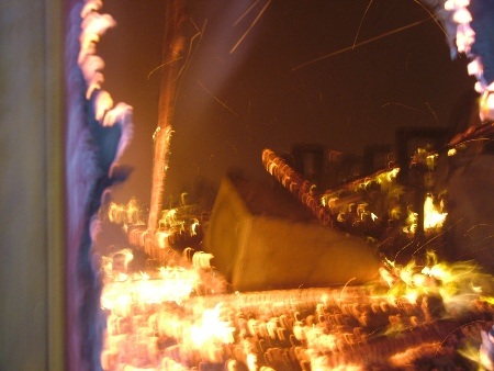 Toàn bộ nội thất bên trong hội trường chính bị thiêu rụi hoàn toàn