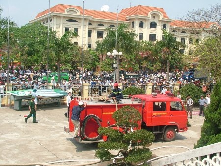 Lực lượng chức năng được điều động đến hiện trường