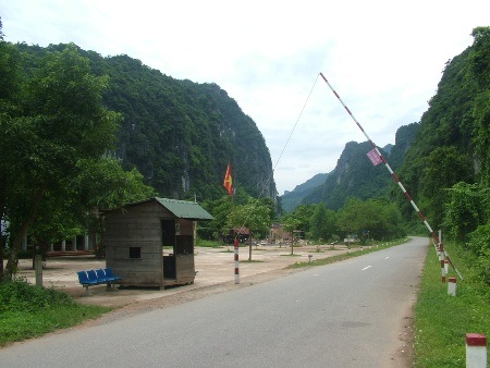 Chốt kiểm tra tại Trạm Kiểm lâm Trộ Mợơng