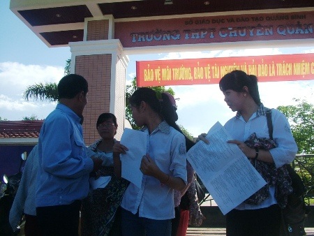 Nhiều thí sinh hoàn thành phần thi môn Hóa với tâm trạng khá thoải mái