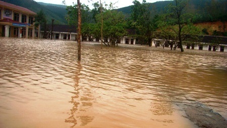 Bão lũ đã gây thiệt hại cho Ngành giáo dục tỉnh Quảng Bình gần 260 tỉ đồng (Ảnh: Đặng Tài)