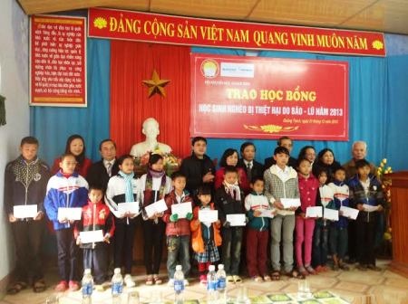 Quảng Bình: Trao 235 suất học bổng đến học sinh nghèo bị thiệt hại do bão lũ