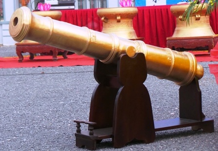 Riêng ngày đầu năm 2014, đã có hơn 4 nghìn người tới viếng mộ Đại tướng (Ảnh: Đặng Tài)