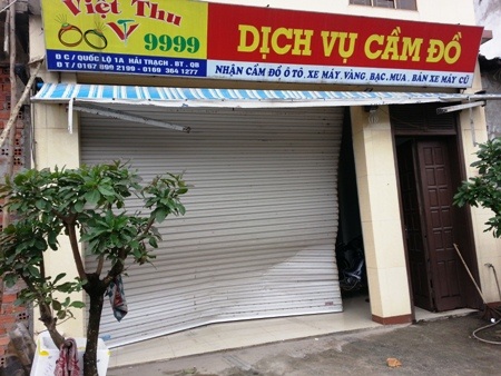 Cửa cuốn bị hư hỏng hoàn toàn