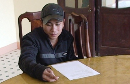 Phát hiện vụ vận chuyển 250kg pháo lậu lớn nhất tại Quảng Bình - 4 Các đối tượng khai nhận tại cơ quan chức năng