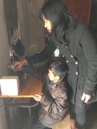 Từ nay em Lương sẽ có chiếc đài làm bạn