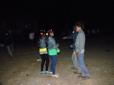 ...và một đêm hẹn hò tình tứ bên khe suối, giữa núi rừng của những đôi trai gái nên vợ thành chồng