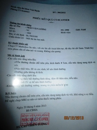 Sổ khám bệnh và chẩn đoán mất thị lực hai mắt của em Lương 