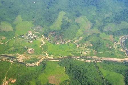 Bản làng nằm giữa VQG Phong Nha - Kẻ Bàng