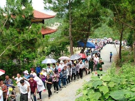 Từ ngày 30/4 đến 3/5 đã có khoảng 7 vạn người đến viếng mộ Đại tướng Võ Nguyên Giáp