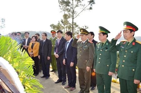 Đoàn lãnh đạo tỉnh Quảng Bình...