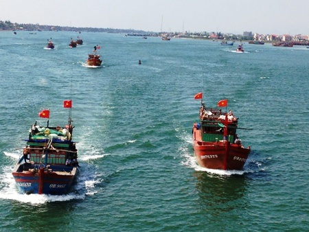 Tàu của ngư dân Quảng Bình ra khơi (Ảnh: Đặng Tài)