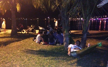 Công viên Nhật Lệ là điểm hạ nhiệt rất lý tưởng trong những ngày nắng nóng kinh hoàng  