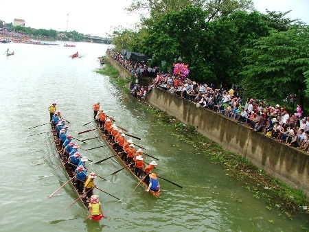 Những đội đua nữ tranh nhau quyết liệt từng cự ly nước
