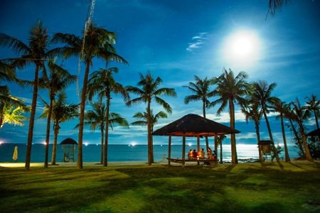 Khu Sun Spa Resort đạt chuẩn 5 sao đầu tiên tại Quảng Bình - 13 Vẽ đẹp huyền ảo dưới ánh trăng bên bờ biển tại