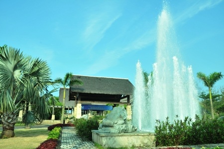 Vẽ đẹp hút hồn người trong khuôn viên khu 