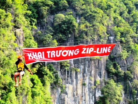 Khai trương dịch vụ du lịch Zip-line tại Hang Tối - sông Chày