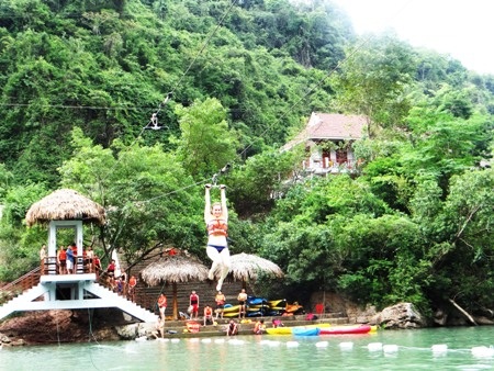 ...và phút nghỉ ngơi giữa lòng sông Chày mát lạnh