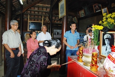 Vết nứt bất thường và chiếc xe sang biển giả - 3 Lễ cúng cơm giỗ đầu tại ngôi nhà tuổi thơ Đại tướng