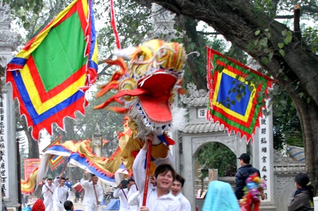 Về hội làng Triều Khúc xem "con đĩ đánh bồng" - 1 Về hội làng Triều Khúc xem "con đĩ đánh bồng" - 1