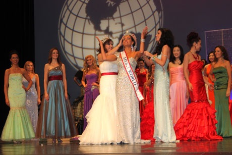 Thu Hương đoạt Á hậu 2 Quý bà Thế giới - 3 Thu Hương đoạt Á hậu 2 Quý bà Thế giới - 3