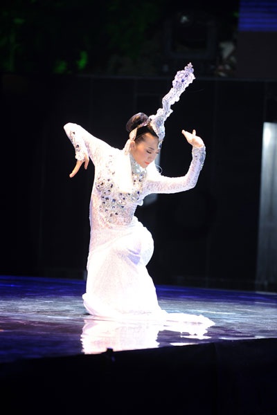 Linh Nga hóa thành thiên nga trắng - 3