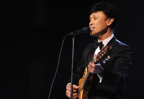 Mỹ Linh nồng nàn bên danh ca Tuấn Ngọc - 4