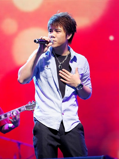 Hà Hồ “khoe” lưng trần tại “Bài hát yêu thích” - 12