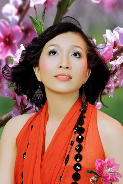 Ca sĩ Hoàng Dung: Giọng ca lạ... - 9 Ca sĩ Hoàng Dung: Giọng ca lạ... - 9