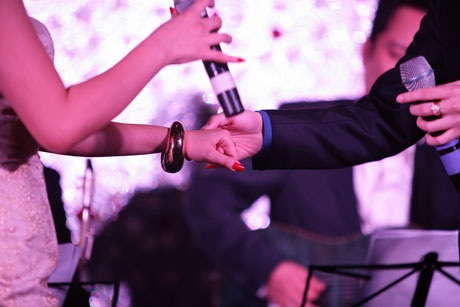 Văn Mai Hương - Lê Hiếu ngượng ngập thi hôn ngày Valentine - 15