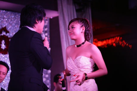 Văn Mai Hương - Lê Hiếu ngượng ngập thi hôn ngày Valentine - 16