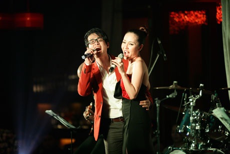 Văn Mai Hương - Lê Hiếu ngượng ngập thi hôn ngày Valentine - 19