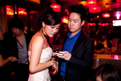 Văn Mai Hương - Lê Hiếu ngượng ngập thi hôn ngày Valentine - 4