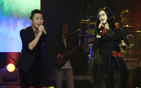 Quốc Trung khóc khi đệm đàn cho Thanh Lam hát - 4